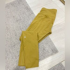 Lululemon Fast and Free Tight II 25" *Nulux
Golden Lime size 6
